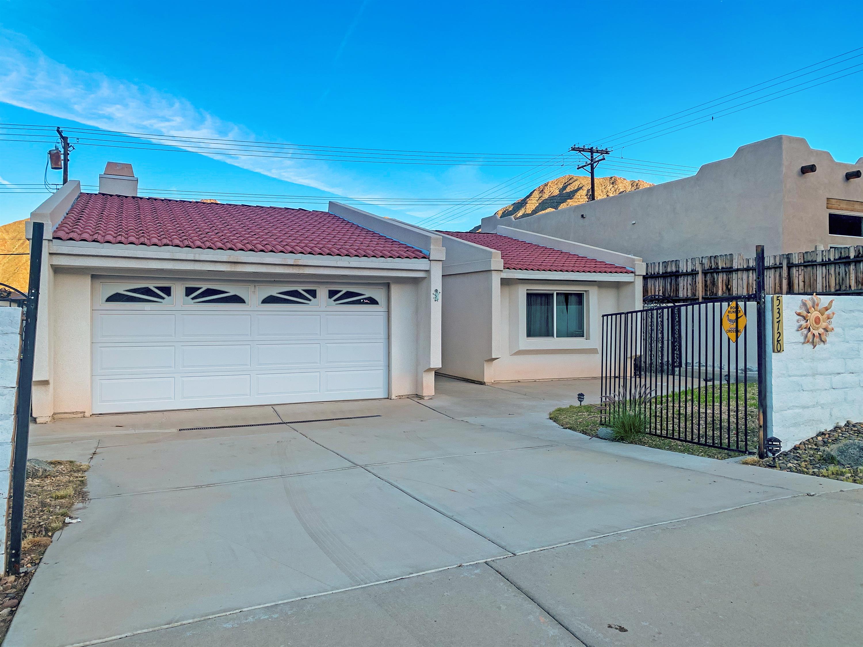 53720 Avenue Obregon